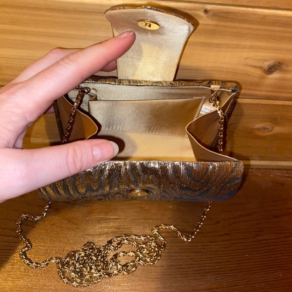 Vintage Metallic Gold Handbag - Picture 3 of 4